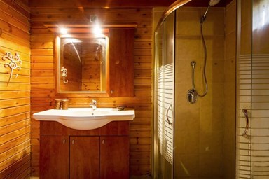 קרן אור בטבע - משפחתיות גדולות 