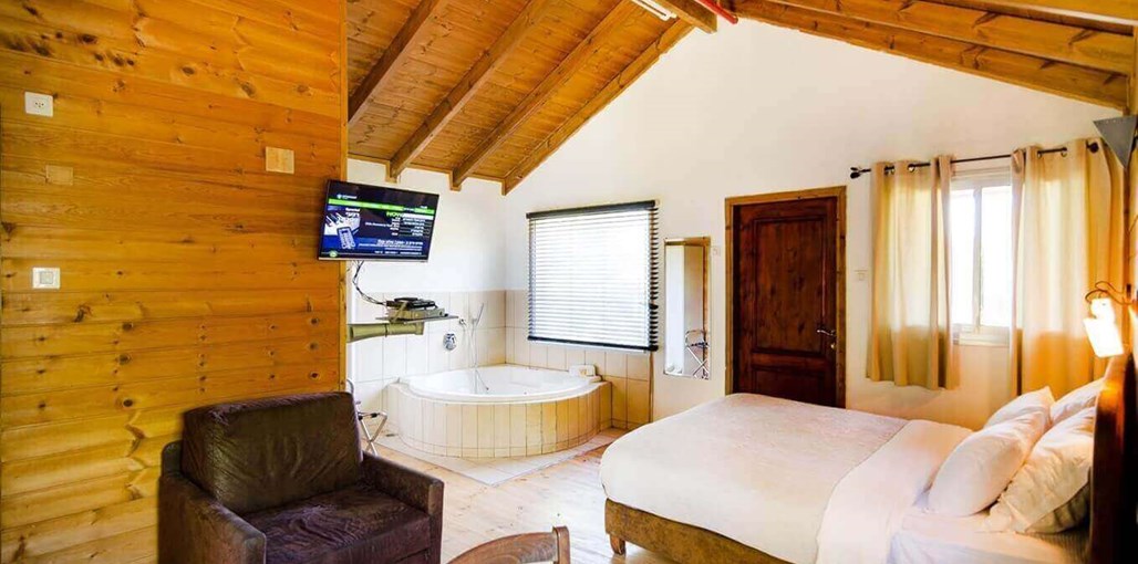 בקתות בלהבות נופי הבשן בקתות (9).jpg