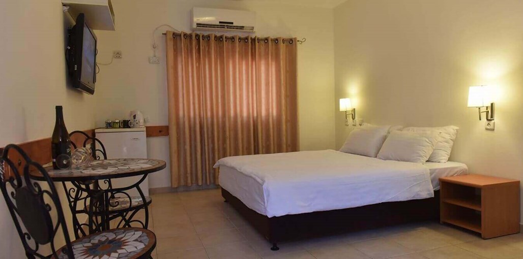 אירוח בקיבוץ אילות זוגיים (2).jpg