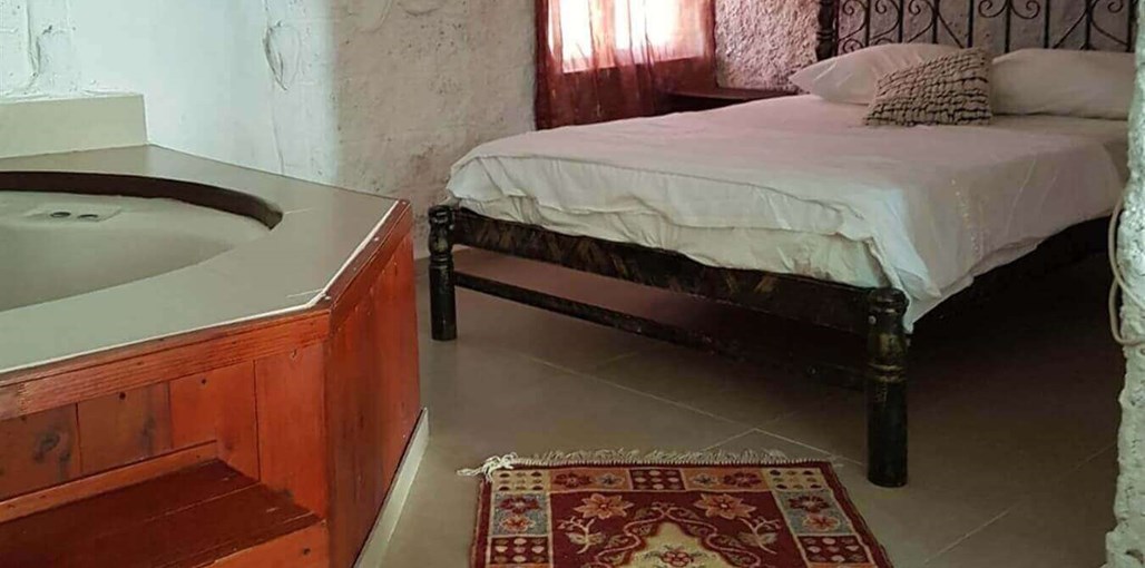 אחוזת המלכים לבנה (3).jpeg