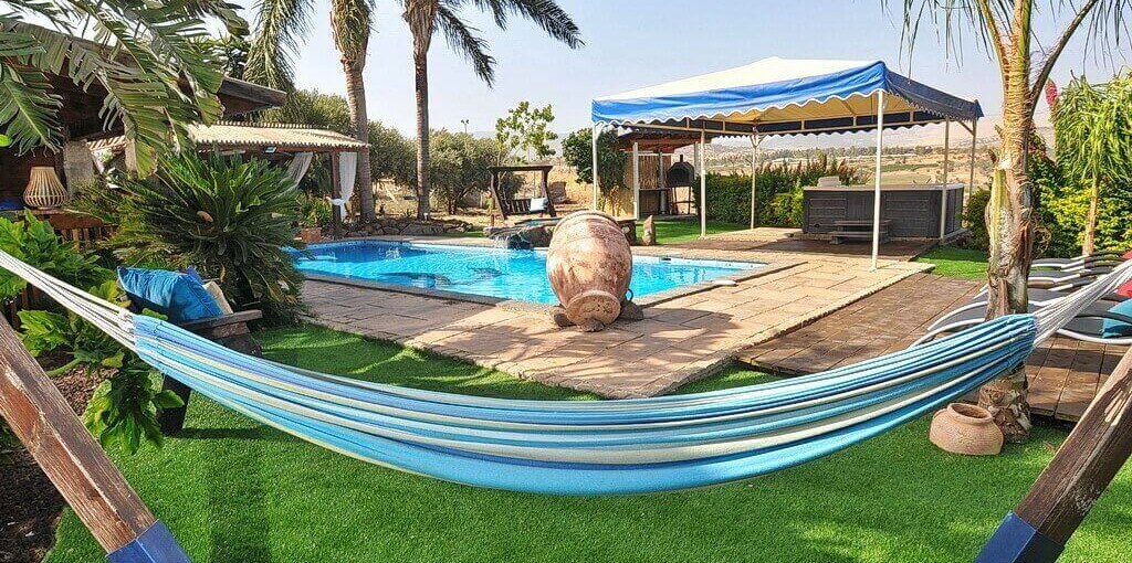 אהבה במרום מתחם חוץ (5).JPG