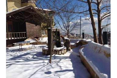 לגעת בשמיים - החצר והנוף