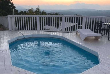 אצולת מילס - החצר והנוף