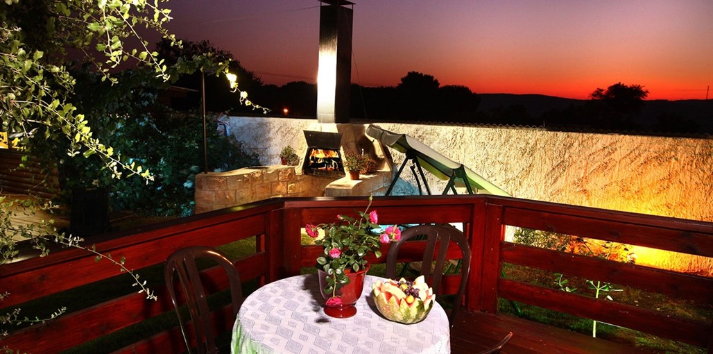 בקתות יולנדה בקתות יולנדה מתחם החוץ (17).jpg