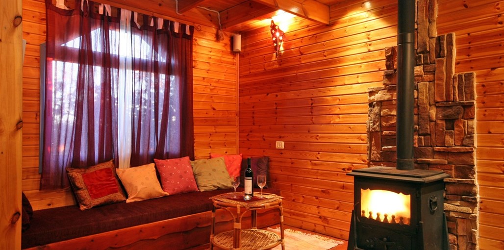 בקתות יולנדה בקתות יולנדה - בקתה בריבוע (2).JPG