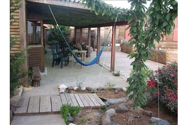 בקתות עץ שיא-הר - בחצר שלנו