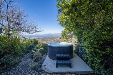 שקט בענן - החצר והנוף