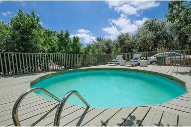 צליל בגליל - החצר והבריכה