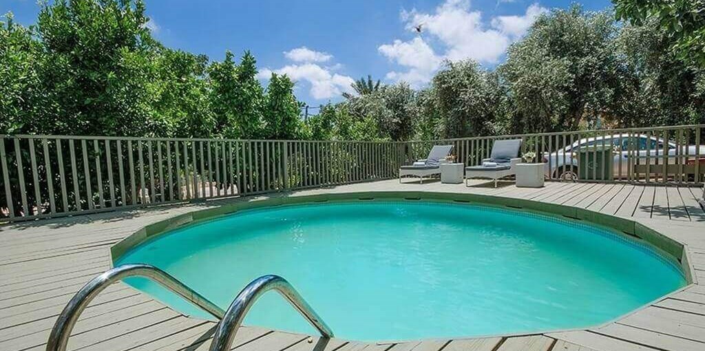 צליל בגליל חצר ובריכה (2).jpg