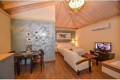 בצל האלון - הסוויטה הלבנה