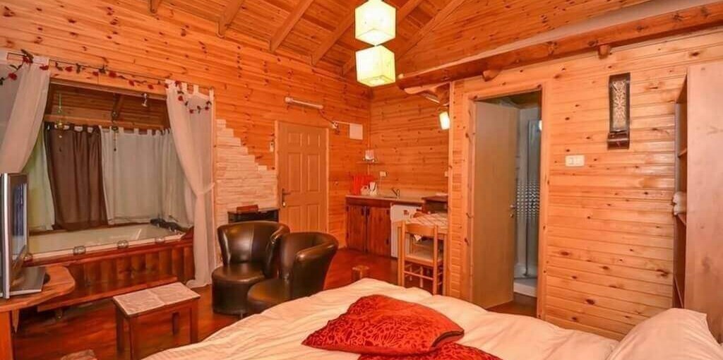 בצל האלון סוויטת אהבה (2).jpg