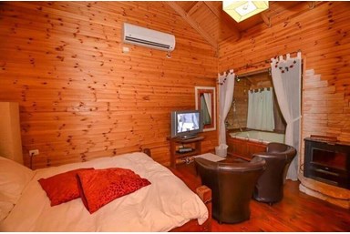 בצל האלון - סוויטת האהבה