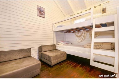 בצל האלון - בקתת החופש