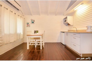 בצל האלון - בקתת החופש