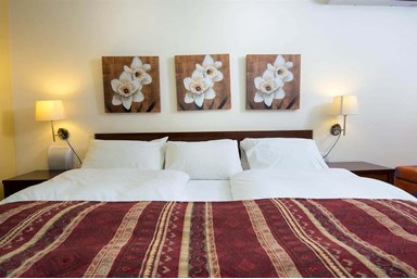 קיבוץ דליה, זהר בדשא - סוויטת נופים