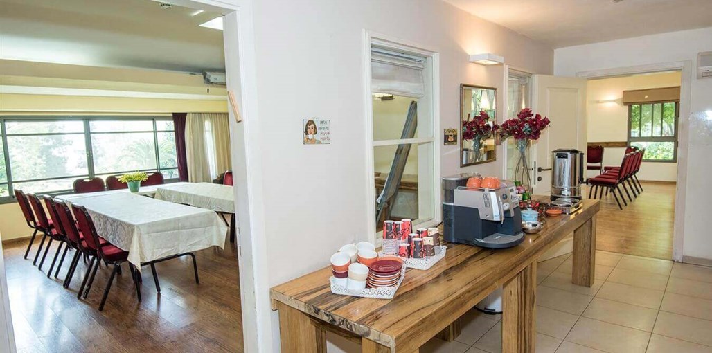 קיבוץ דליה - זהר בדשא כנסים (1).jpg