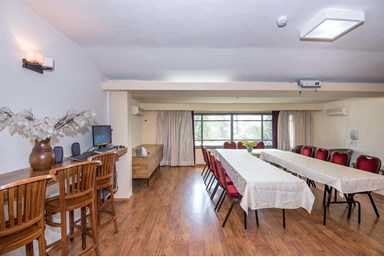 קיבוץ דליה, זהר בדשא - עסקים וכנסים