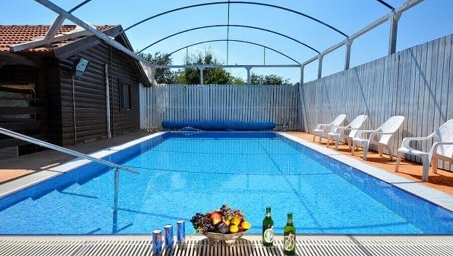 בצל התומר בריכה וחצר (9).jpg