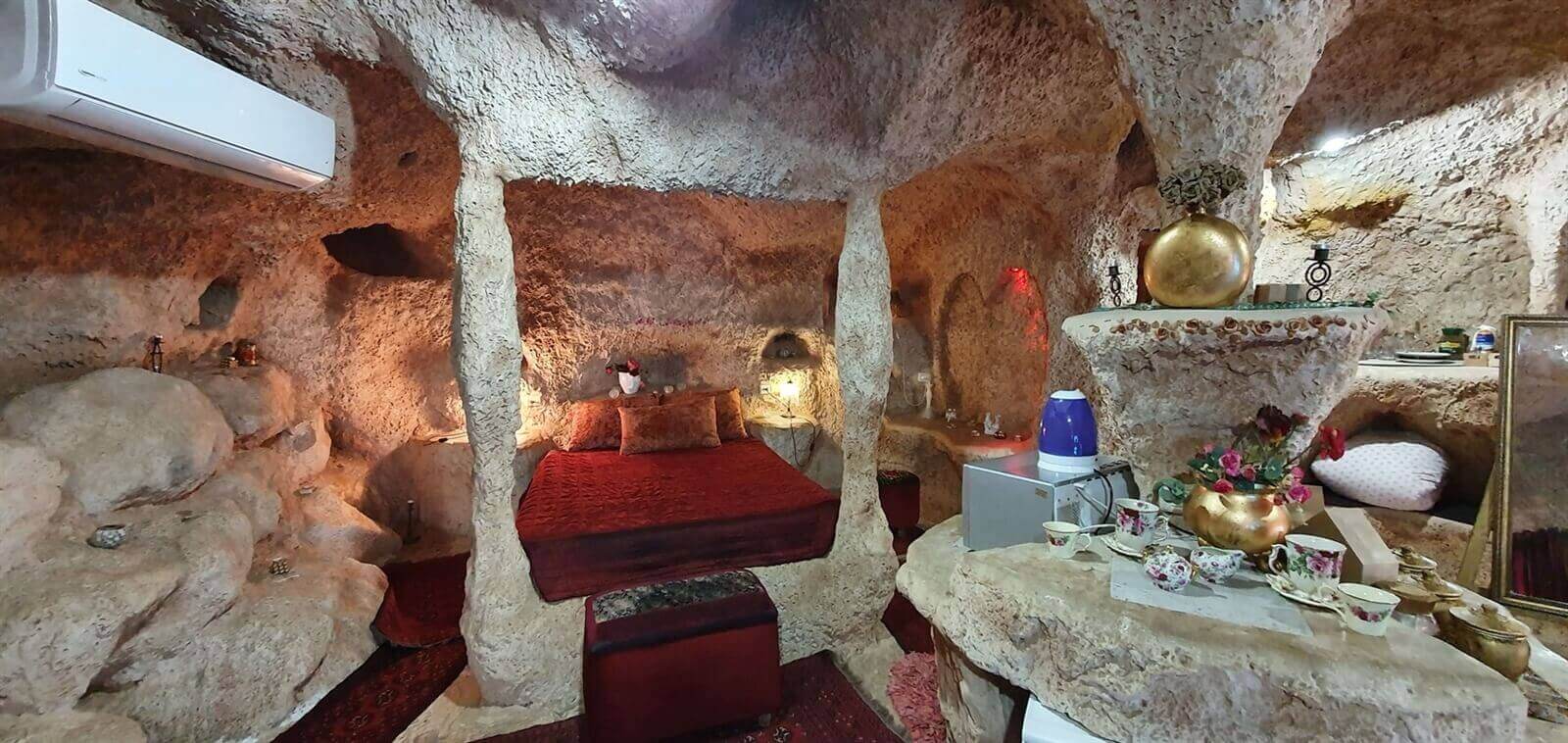 אלאדין - בקתות ומערות