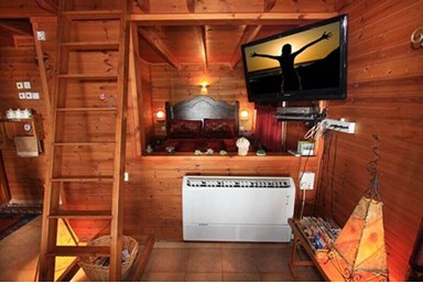 אלאדין - בקתות ומערות - בקתות העץ