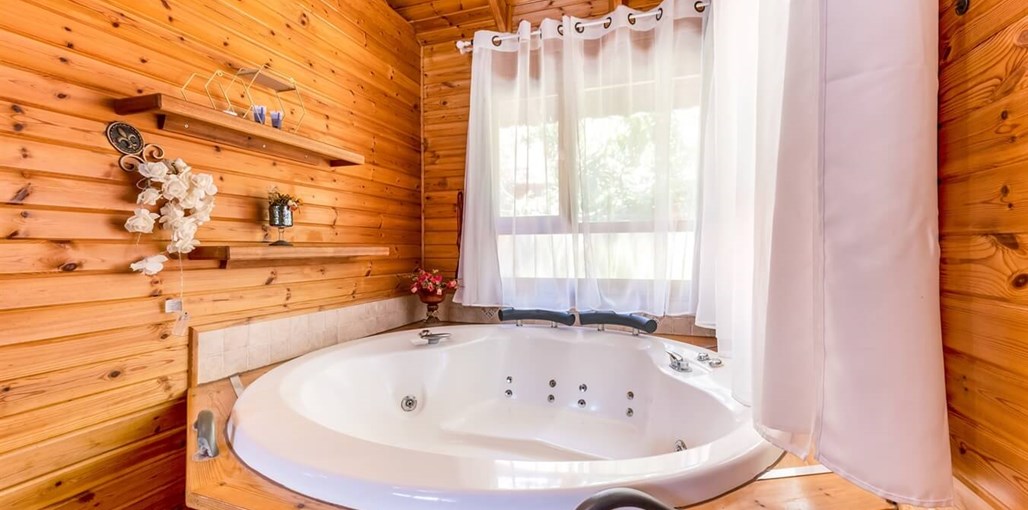 צימרים בקתות הורדים יחידה 1  (7).jpg