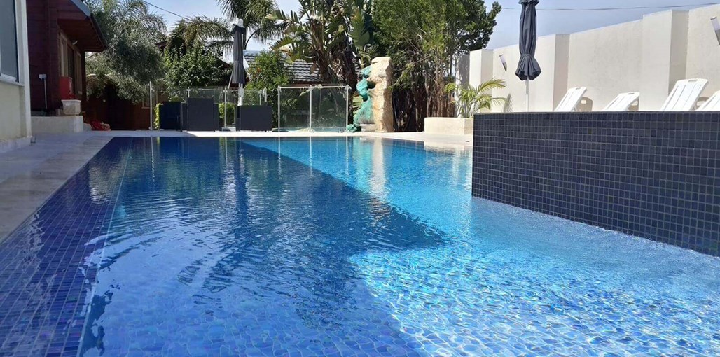 בקתות אודם השני הבריכה (7).jpg