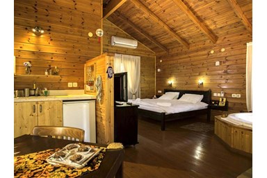 ארומנטיקה - בקתות העץ