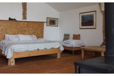 בקתות בערפל - החפורה