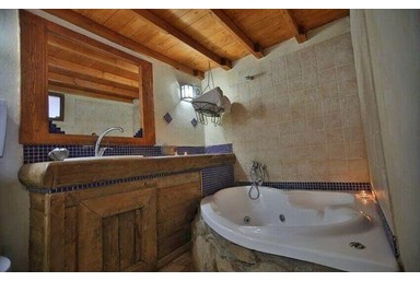 בקתות בערפל - התאומות