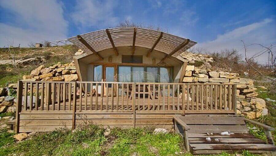 בקתות בערפל החפורה גולן (6).jpg