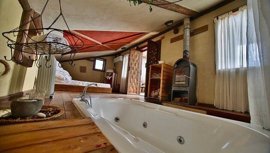 בקתות בערפל הצרפתיה בגולן (5).jpg