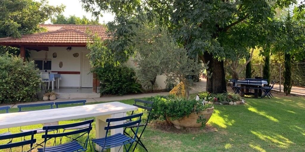 אורחן חוויה 19.7.21 חצר (2).jpeg