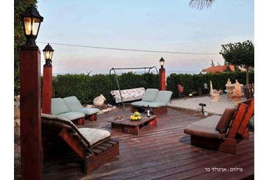 קסם על גג הכנרת - החצר הפסטורלית