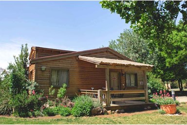 בקתות עץ -תיירות עין זיוון - בקתות הבוסתן 