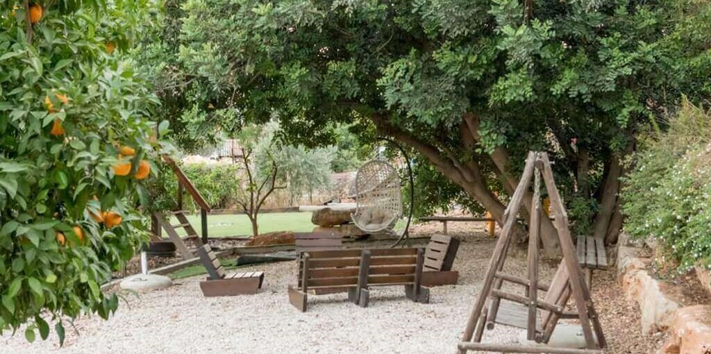 אהבה בטבע חצר ובריכה (21).jpg