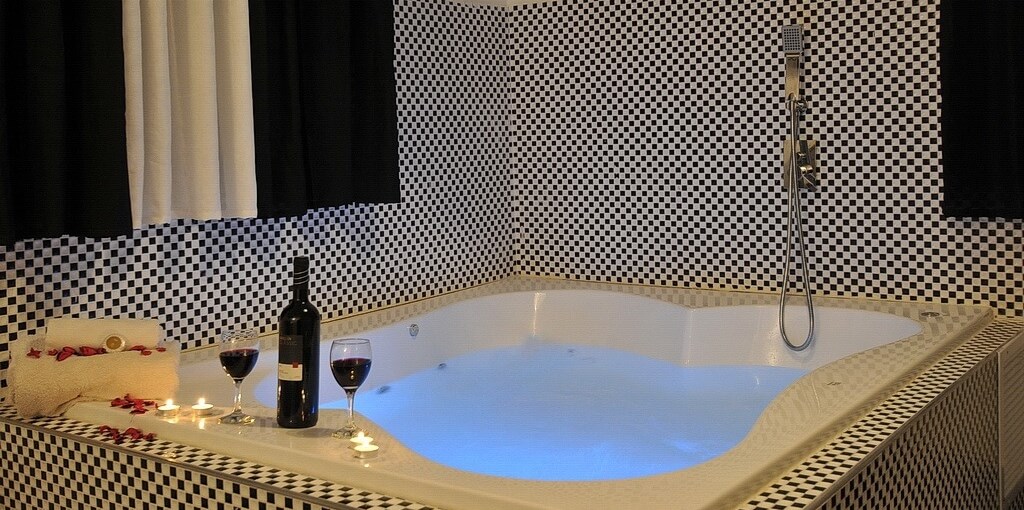 אצולת נתנאל סוויטה 5 סוויטה נשיאותית (1).jpg