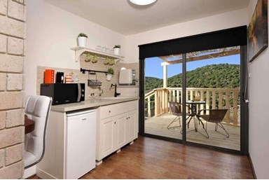 נועם בגליל - סוויטה בלבן