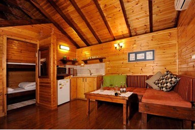 נועם בגליל - בקתת רימון