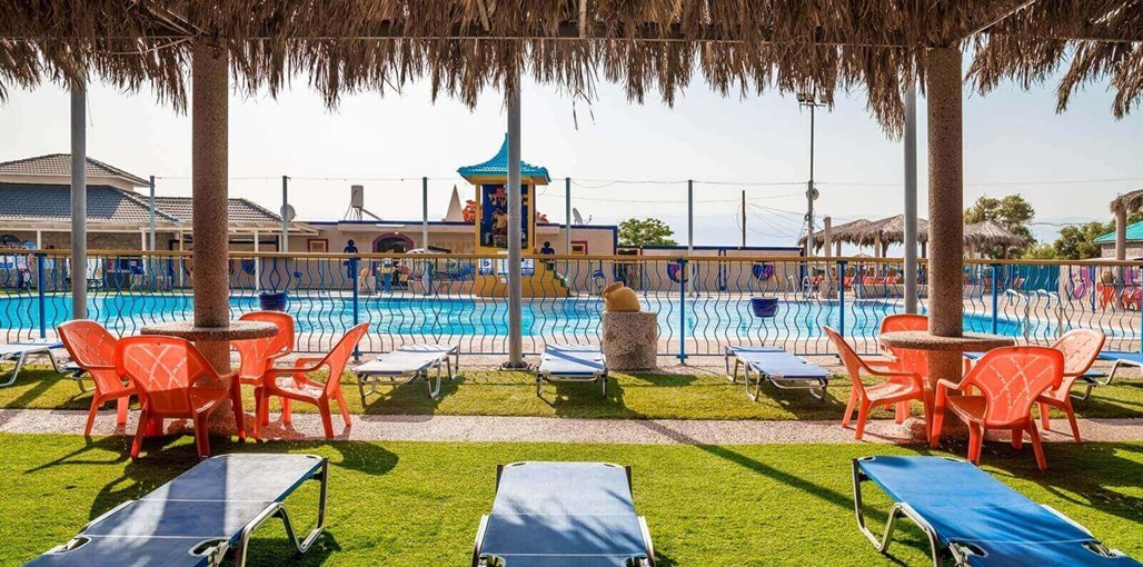 ביאנקיני כפר נופש בריכה_חצי_אולימפית_(1).jpg