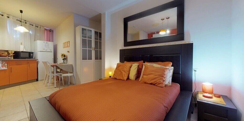 ארבעה צימרים כתום (7).jpg