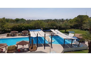 שלווה במדבר - הבריכה והאטרקציות 