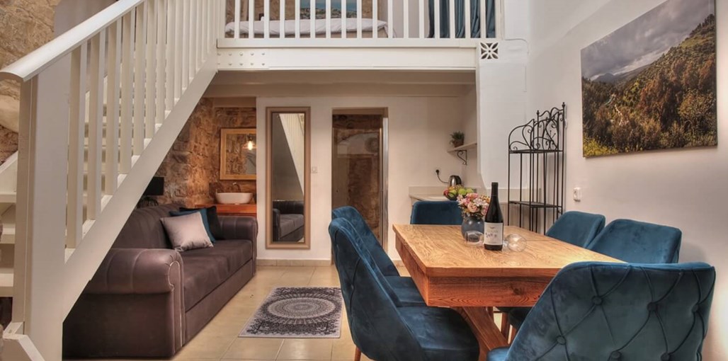 החושן בעתיקה ספיר 1.jpg