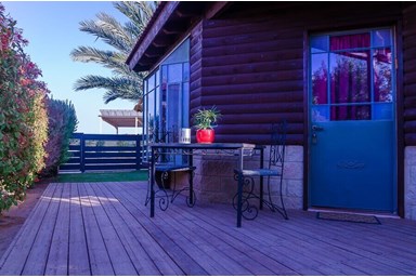 סהרה - צימרים בערבה - חצר פסטורלית