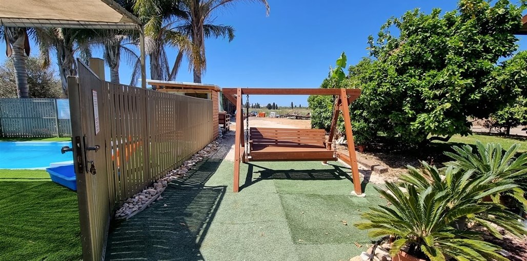 צליל השלווה צליל השלווה - החצר והבריכה (1).jpg