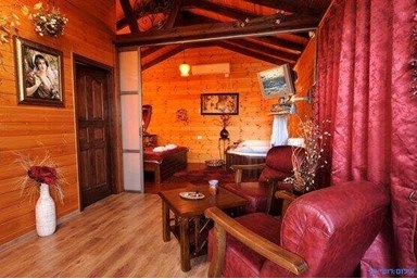 מרום הכרמל - בקתות העץ