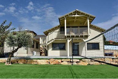 בוסתן בכפר - החצר והמתחם