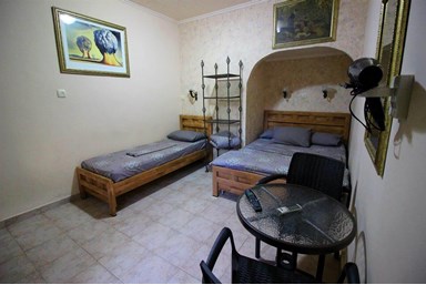 סאנסט אין - חדר לשלושה