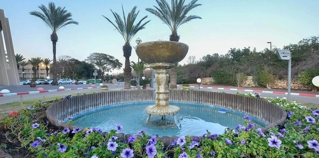 חופשה קיסרית - קיסריה 03.jpg מתקני הנופש.jpg