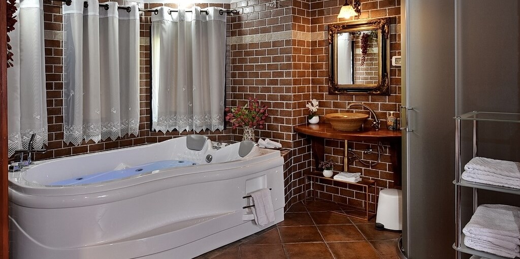 מיקאסה ג'קוזי יחידה 2.jpg