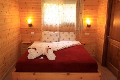 בין הר לים - הבקתות